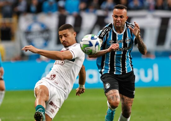 Grêmio vence o Fluminense, em partida válida pela 19ª rodada do Campeonato Brasileiro 2023, na Arena do Grêmio, em Porto Alegre, na tarde deste domingo (13) - Foto: Roberto Vinícius/Agafoto/Estadão Conteúdo