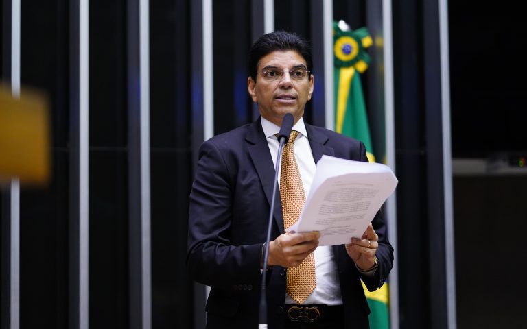 Relator diz que arcabouço fiscal deve ser debatido na segunda (21)