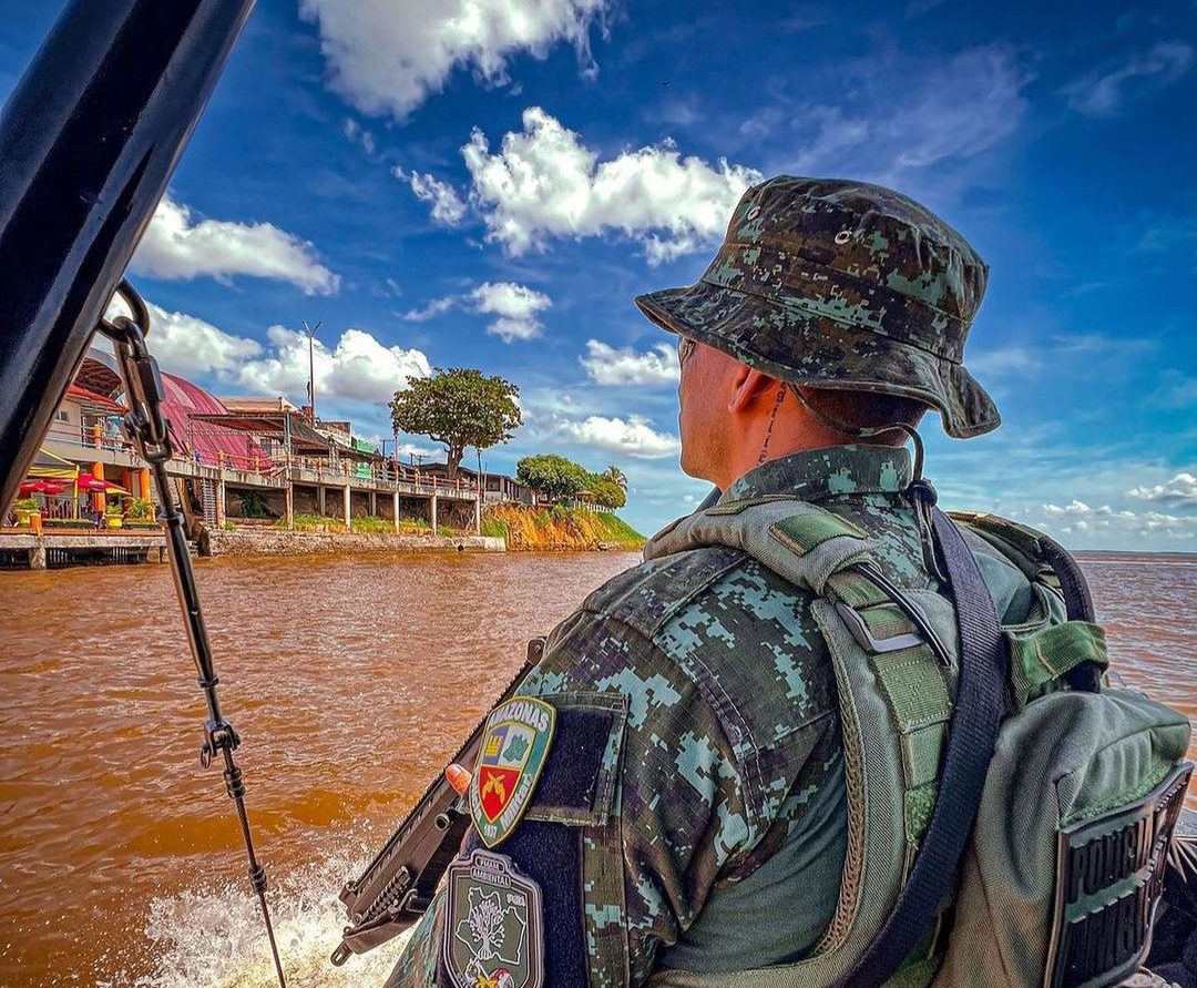 Funcionário e passageiro de barco são presos com cocaína no Amazonas