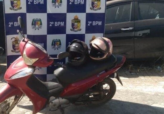 Polícia Militar prendeu homem por porte ilegal de arma e roubo de uma motocicleta