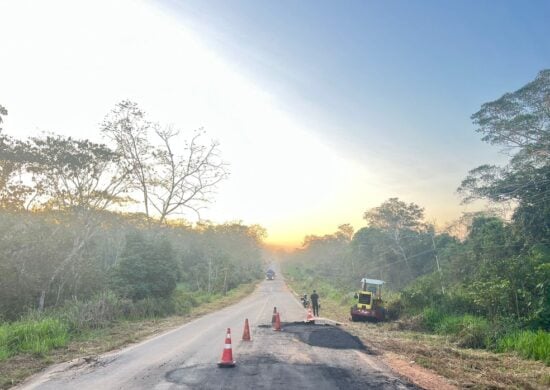 Homem morre após ser atingido por rolo compressor no Acre