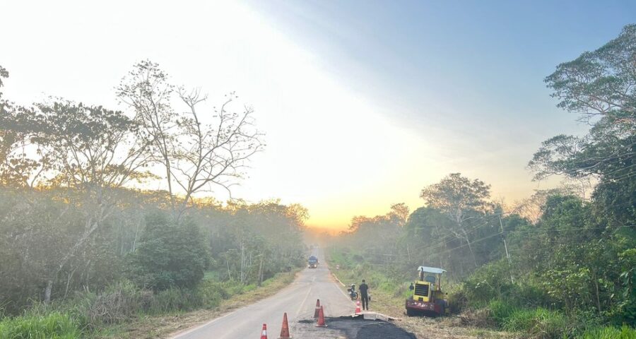 Homem morre após ser atingido por rolo compressor no Acre