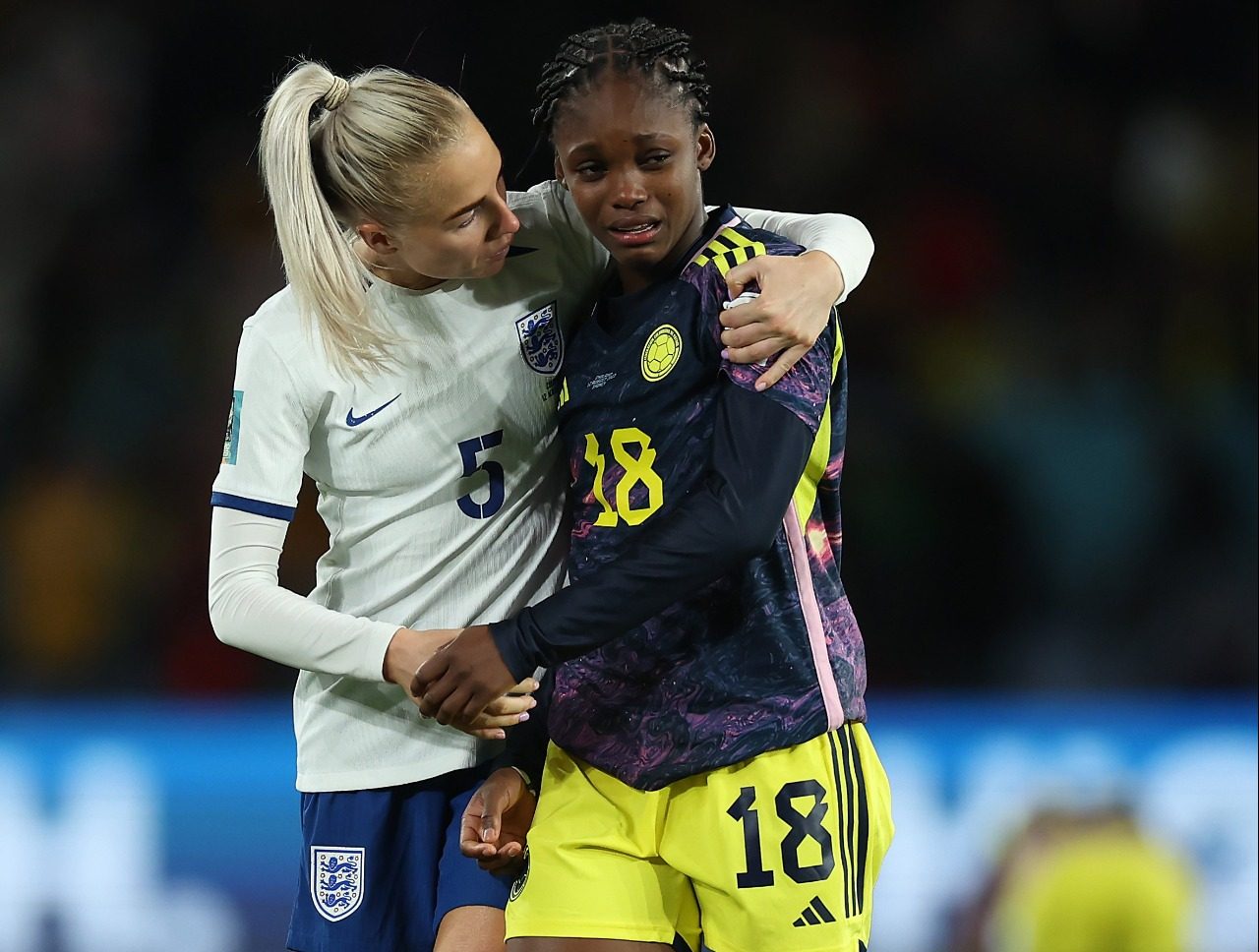 Inglaterra elimina Colômbia e enfrenta anfitriã Austrália na semi da Copa