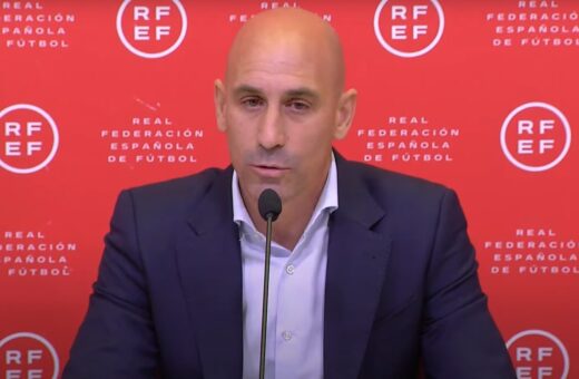 Em vídeo, Luis Rubiales se pronuncia e pede desculpas por beijar Jennifer Hermoso - Foto: Reprodução/ RFEF