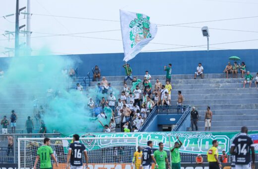 Torcedores do Manaus FC brigam com torcida do Remo, clube paraense, no estádio da Colina, bairro da Glória - Foto: Reprodução/ Ismael Monteiro/Manaus FC