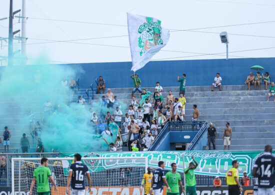 Torcedores do Manaus FC brigam com torcida do Remo, clube paraense, no estádio da Colina, bairro da Glória - Foto: Reprodução/ Ismael Monteiro/Manaus FC