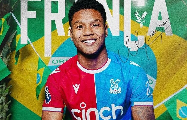 O Flamengo anunciou a venda de Matheus França para o Crystal Palace - Foto: Reprodução/ Instagram @matheus_franca04