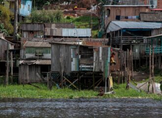 Palafitas no Rio Negro em Manaus, moradores em situação de pobreza - Fotos: João Viana/ Semcom