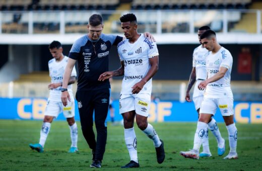 Paulo Turra é mais um treinador demitido pelo Santos