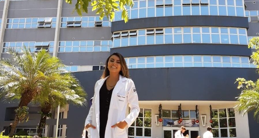 Polícia diz que namorado que matou médica iria fugir levando o corpo numa mala