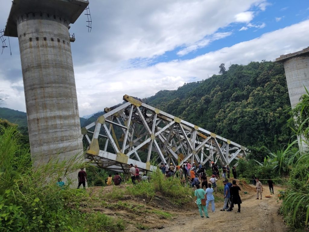 Ponte em construção em estado da Índia desaba e mata 26 pessoas