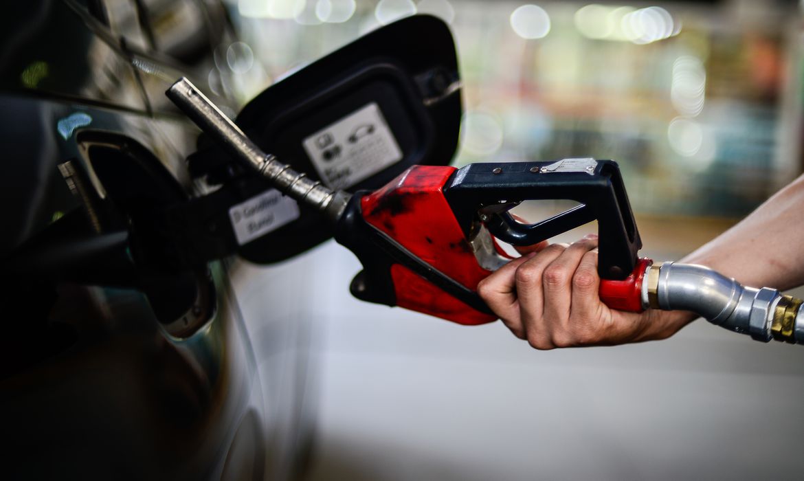 Preço do etanol cai em 17 Estados e no DF e sobe em 8