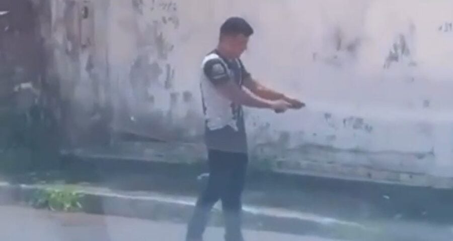 VÍDEO: mulher é agredida por homem armado em rua de Rio Branco, no AC