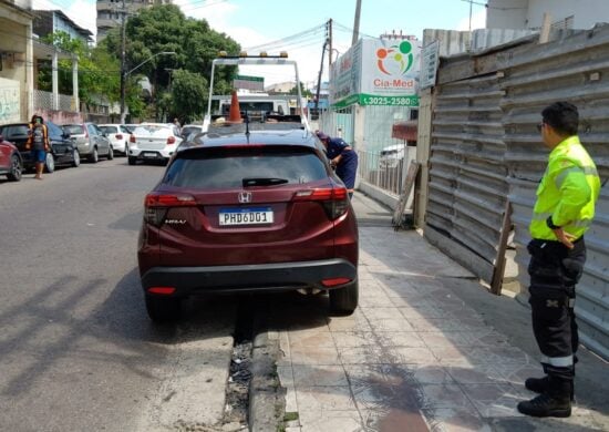 IMMU intensifica fiscalização veículosno Centro para garantir corredores livres e coibir estacionamentos irregulares - Fotos: Divulgação / IMMU