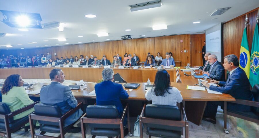 Lula em reunião com os ministros em março de 2023 no Palácio do Planalto, Brasília - DF - Foto: Ricardo Stuckert/PR