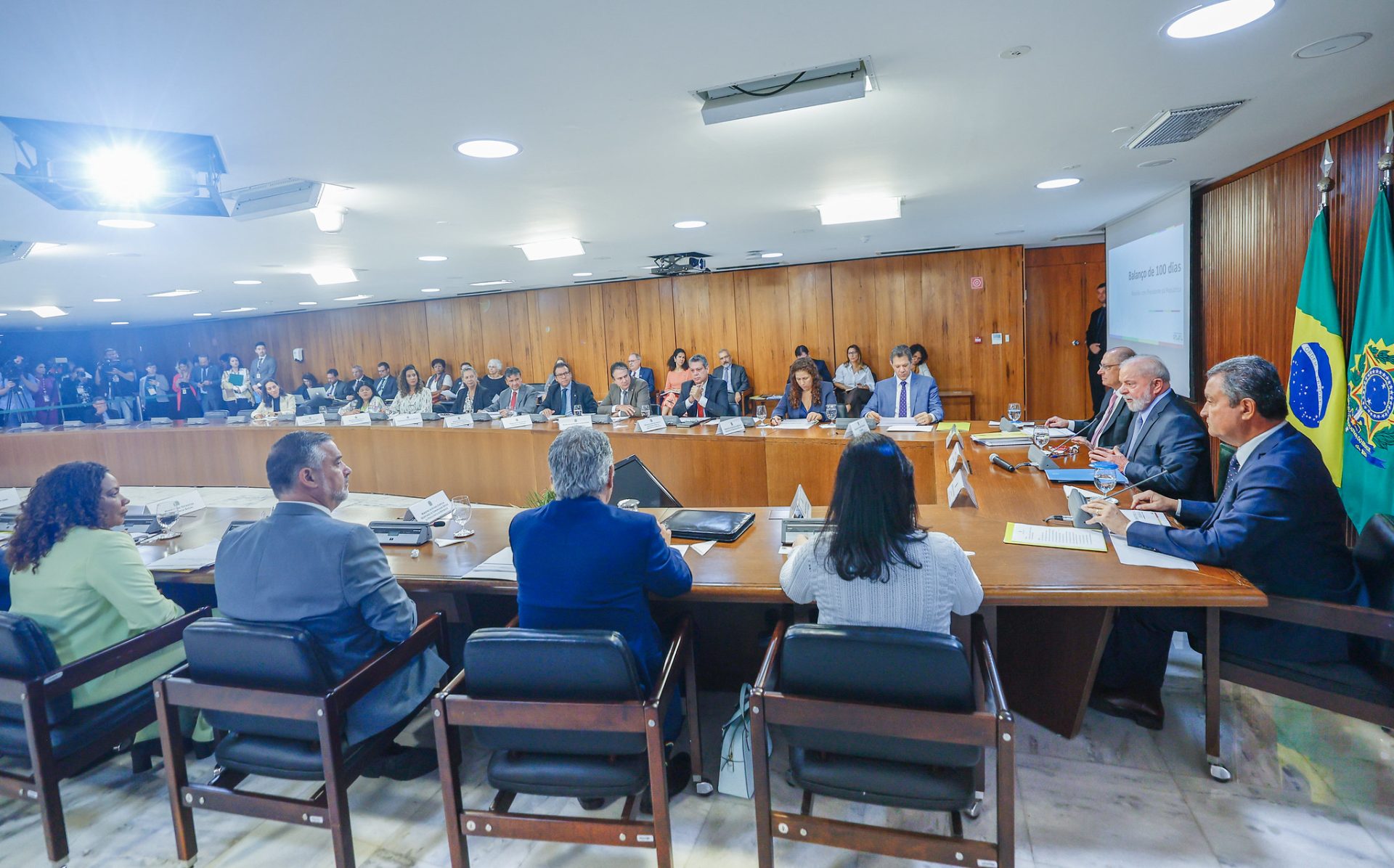 Lula em reunião com os ministros em março de 2023 no Palácio do Planalto, Brasília - DF - Foto: Ricardo Stuckert/PR