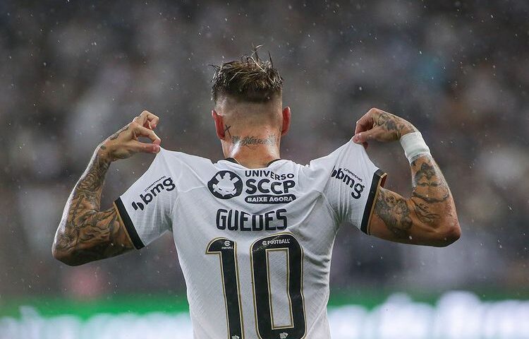 Róger rende R$ 10 milhões para o Timão; antes do jogo entre Corinthians e Newell’s Old Boys, o atleta publicou um vídeo se despendido do clube e da torcida - Foto: Reprodução/ Instagram @rogerguedes23