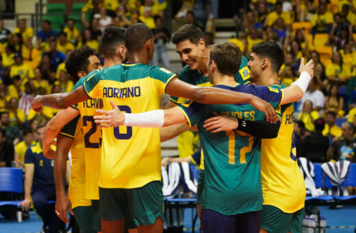 Na estreia, o Brasil vence o Peru no Sul-Americano masculino de vôlei por 3 sets a 0 - Foto: Reprodução/ Mauricio Val/FVImagem/CBV