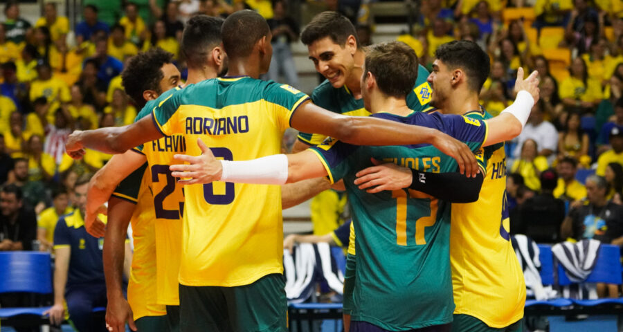 Na estreia, o Brasil vence o Peru no Sul-Americano masculino de vôlei por 3 sets a 0 - Foto: Reprodução/ Mauricio Val/FVImagem/CBV