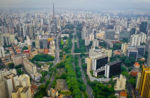 São Paulo reúne em seus bairros uma variedade de atrações para quem quer curtir uma noite agradável - Foto: Reprodução/ Canva