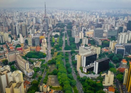 São Paulo reúne em seus bairros uma variedade de atrações para quem quer curtir uma noite agradável - Foto: Reprodução/ Canva