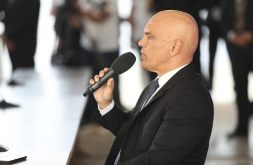 'Temos que avançar na regulação da inteligência artificial', diz Moraes