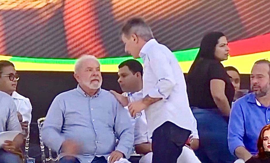 Governador Denarium afaga presidente Lula no Amazonas - Foto: Reprodução/Youtube @canalgov