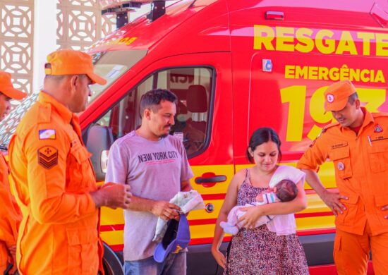 Após susto, família atendida visita e agradece a bombeiros militares pela agilidade