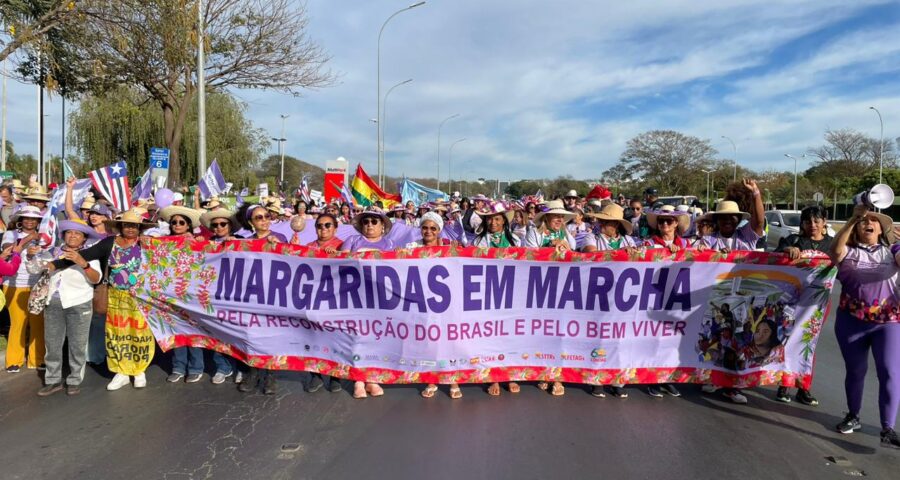 A Marcha das Margaridas em direção à Esplanada dos Ministérios acontece na manhã desta quarta-feira (16) -Foto: Paulo Marcial/Portal Norte