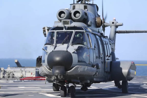 Helicóptero UH-15 Super Cougar caiu durante treio nesta terça (8) - Foto: Divulgação/Marinha