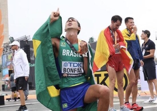 O atleta Caio Bonfim conquista medalha de bronze no Campeonato Mundial de Atletismo - Foto: Reprodução/ X @LimiteOlimpico