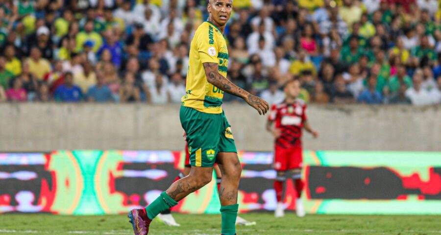 Cuiabá derrota o Flamengo no jogo pela 18ª rodada do Campeonato Brasileiro, em Mato Grosso - Foto: Reprodução/ Twitter @CuiabaEC