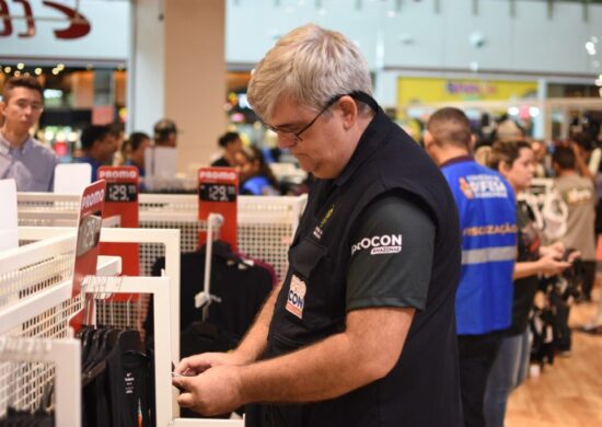 Consumidor deve ficar atento para não ser lesado durante compras para Dia dos Pais - Foto: João Pedro/Procon-AM