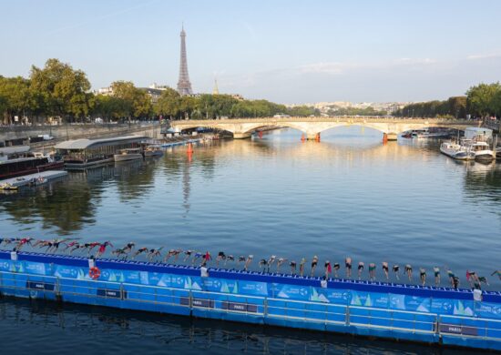 Rio Sena é despoluído para realizar evento-teste para Olimpíada 2024 - Reprodução/ X @Paris