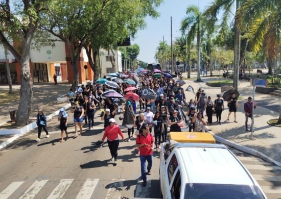 Servidores da educação de Rio Branco encerram greve após decisão judicial