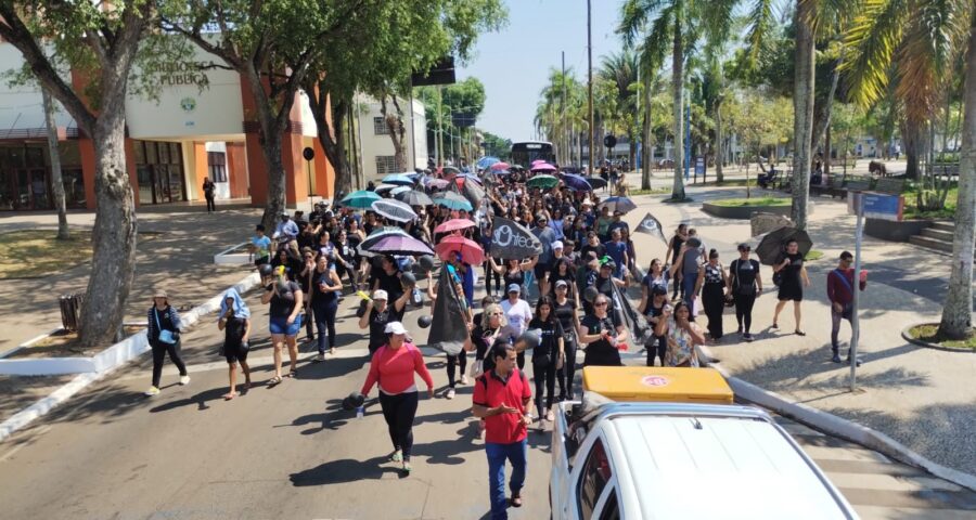 Servidores da educação de Rio Branco encerram greve após decisão judicial