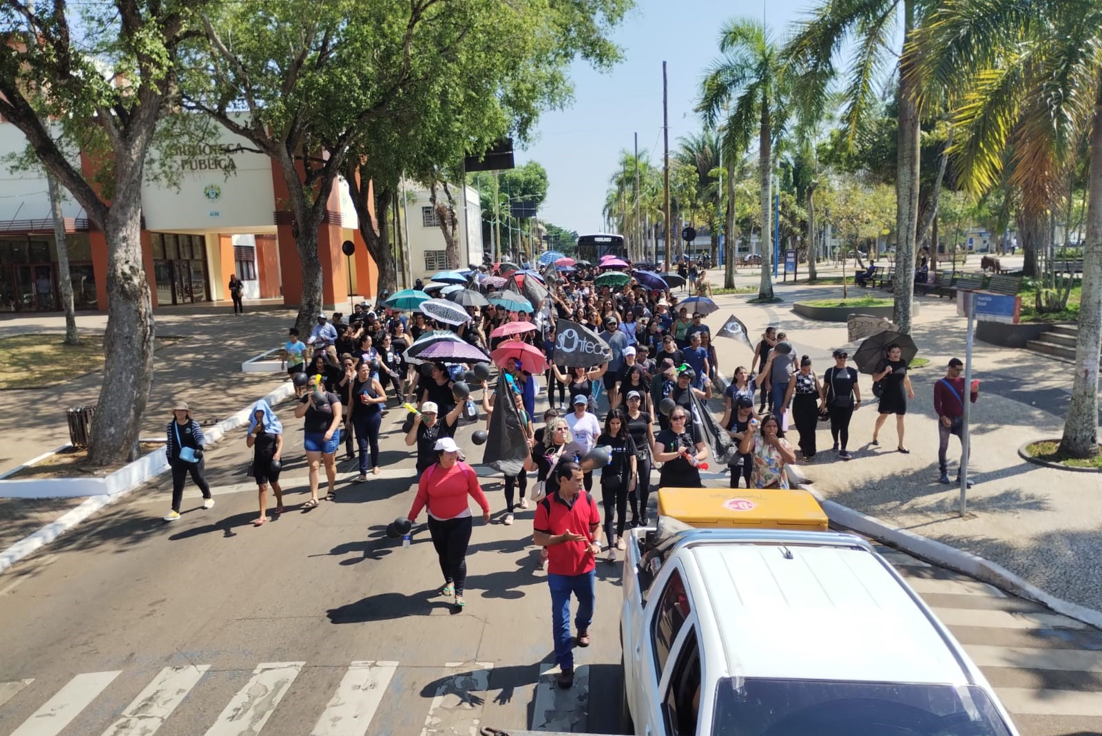 Servidores da educação de Rio Branco encerram greve após decisão judicial