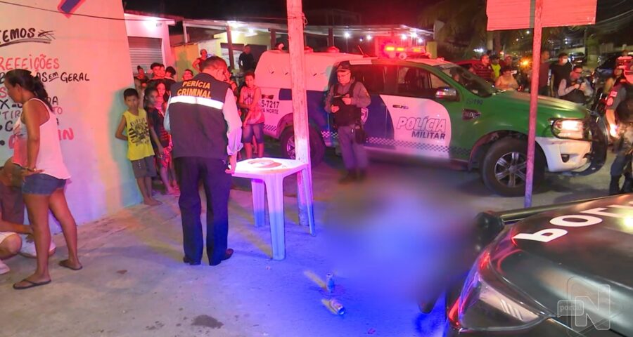 Homem é morto a tiros enquanto bebia em bar na Zona Norte de Manaus - Foto: Reprodução/TV Norte Amazonas