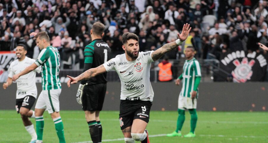 O Corinthians venceu o Coritiba pela 19ª rodada do Brasileirão neste domingo (13) - Foto: Bruno Escolastico/Ato Press/Estadão Conteúdo