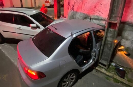 Vítima morre dentro do carro após a colisão - Foto: Divulgação/Corpo de Bombeiros do Ceará