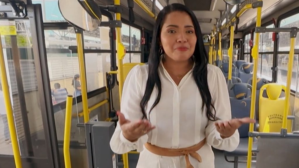 O programa Musa do Busão 2023 é apresentado por Luana Lima - Reprodução/Tv Norte Amazonas