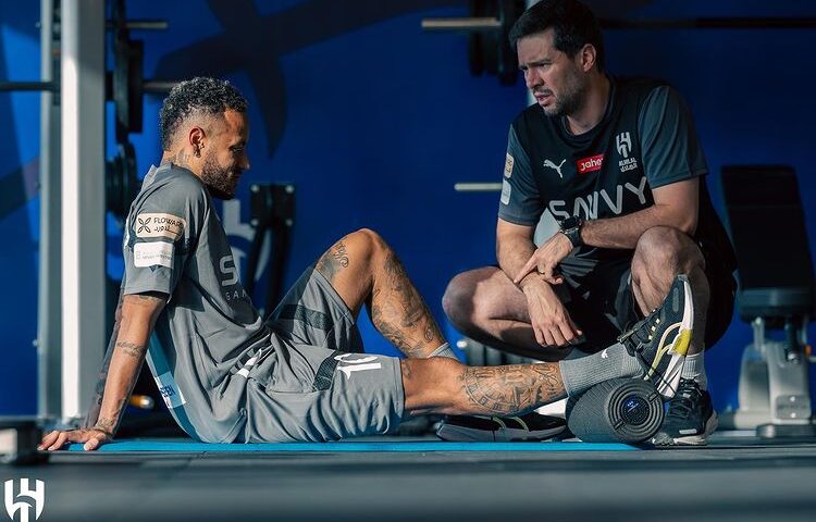 Neymar é convocado por Fernando Diniz mesmo estando lesionado - Foto: Reprodução/ Instagram @alhilal