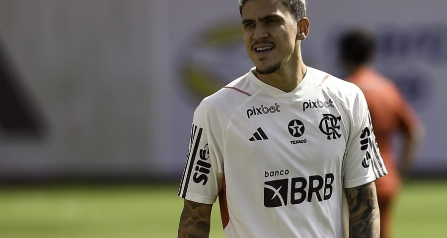 Jogador durante o treino desta terça (1º), visando jogo da Libertadores - Foto: Marcelo Cortes/CRF/divulgação