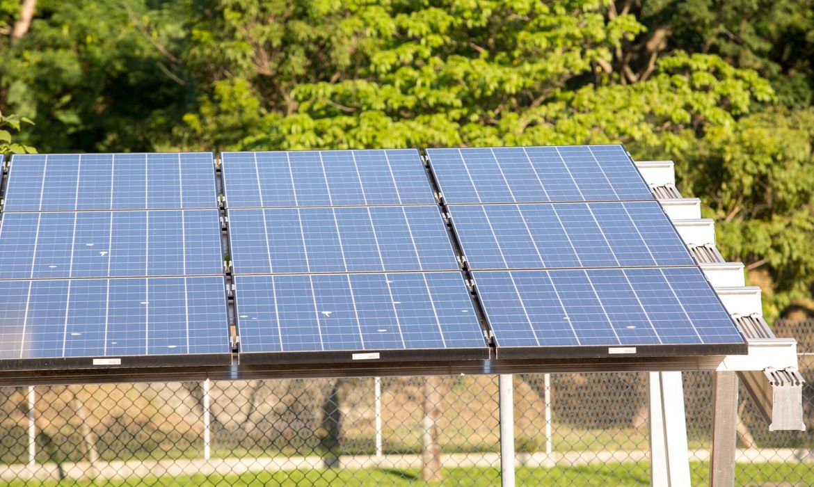 Energia solar recebe investimentos - Foto: Agência Brasil/Arquivo