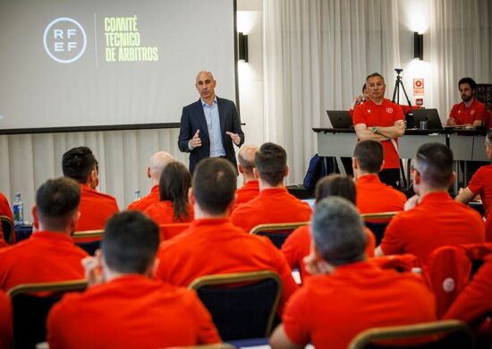 Luis Rubiales perde para Hermoso gravar vídeo ao seu lado - Foto: Reprodução/ Instagram @rfef