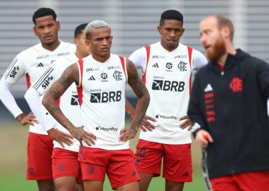 O treino no Ninho do Urubu foi intenso na manha desta terça (8) com a chegada novo preparador físico - Foto: Reprodução/ Twitter @Flamengo