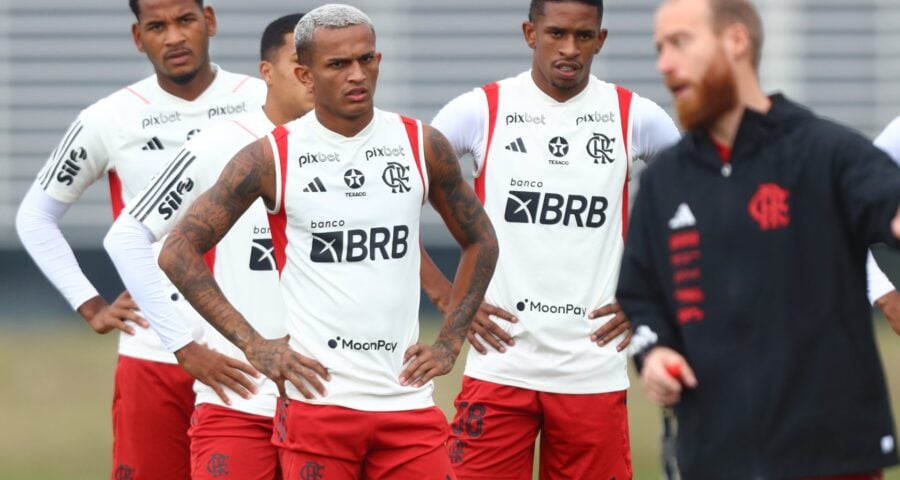 O treino no Ninho do Urubu foi intenso na manha desta terça (8) com a chegada novo preparador físico - Foto: Reprodução/ Twitter @Flamengo