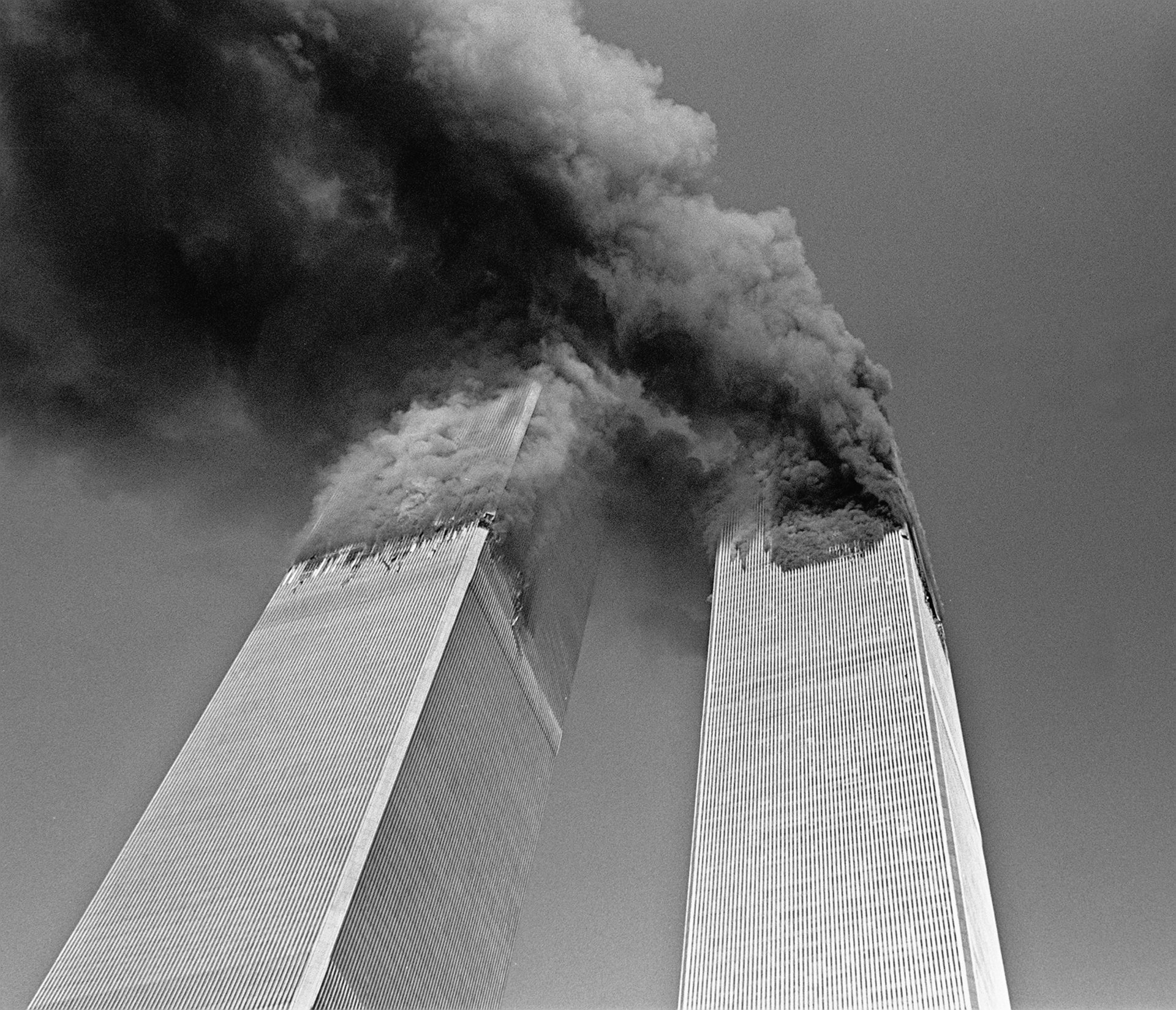 11 de setembro data marca ataque às torres gêmeas e golpe no Chile
