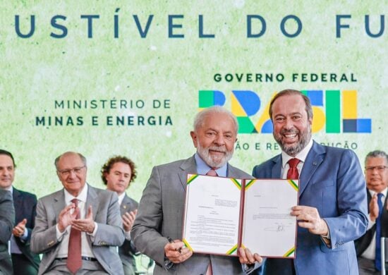 erimônia de Assinatura do Projeto de Lei do Programa Combustível do Futuro