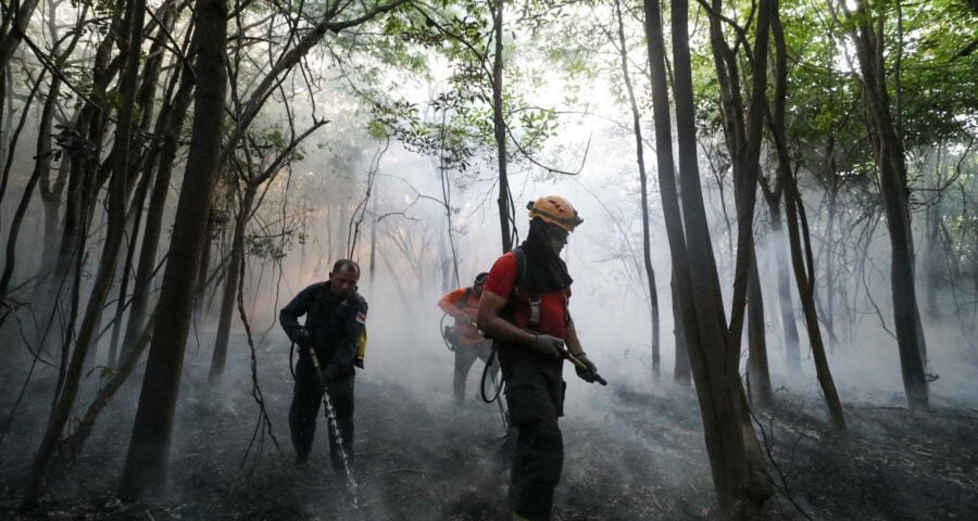 Ações de combate às chamas são realizadas em nove municípios do interior do estado